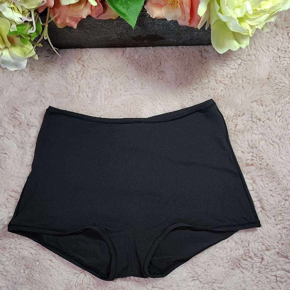Skims Fits Everybody Boyshort Small